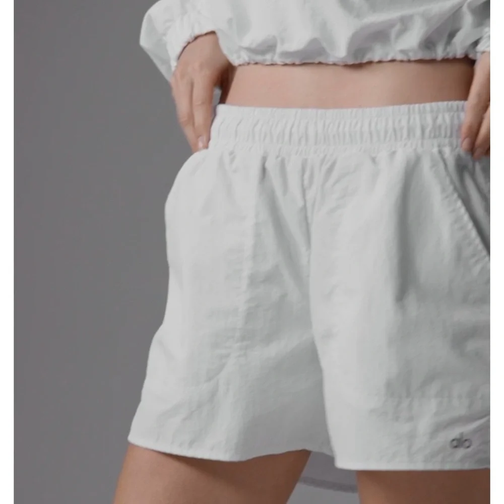 ALO alumni short - Picture 2 of 4